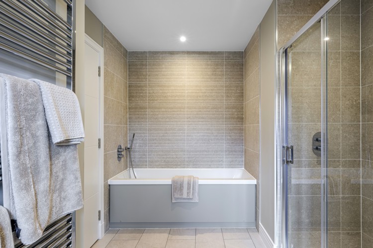 Vb5410936 20250324 Cala Homes Ballagan Woods Moncrief Bathroom 002 1600X1067