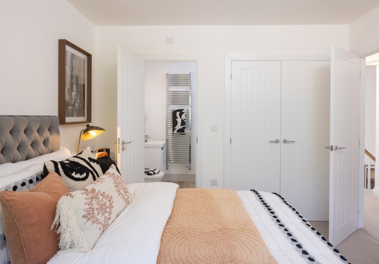 The Orpine Custom 3, Samuel Gardens Bedroom