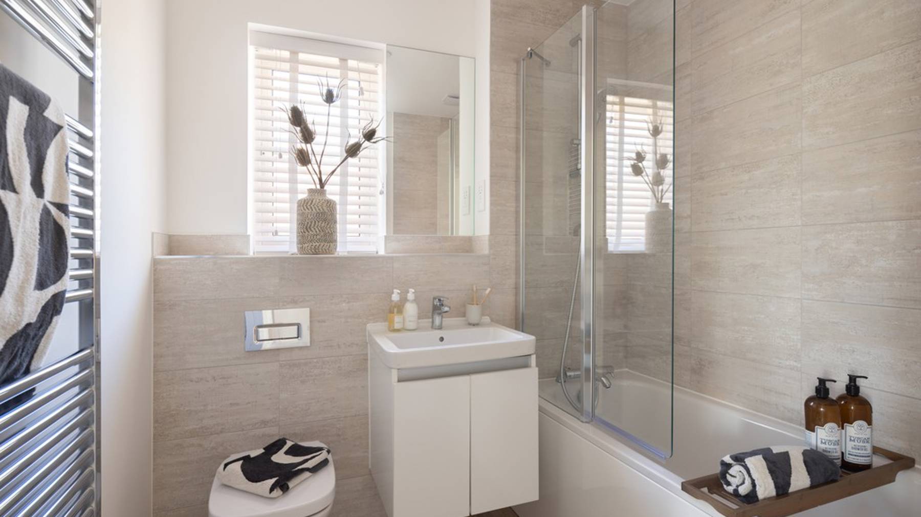 The Orpine Custom 1, Samuel Gardens Bathroom