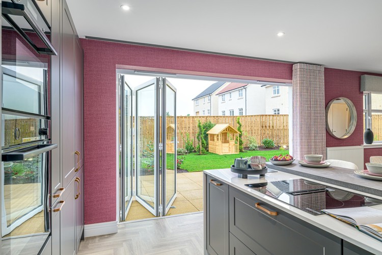 Vb5594925 20251112 Cala Homes Aurs Meadows Darroch Kitchen Family Dining 006 1600X1067