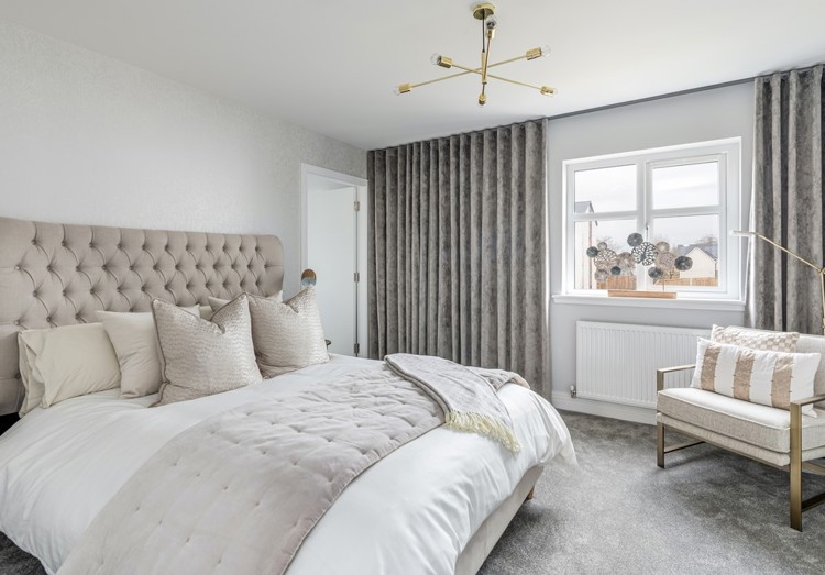 5 bedroom home for sale | impressive bedroom 2 with en-suite and fitted wardrobes 