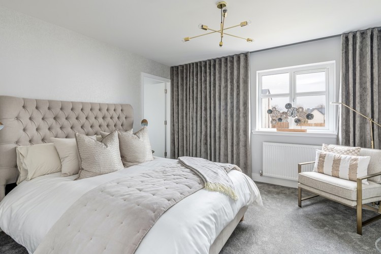 5 bedroom home for sale | impressive bedroom 2 with en-suite and fitted wardrobes 