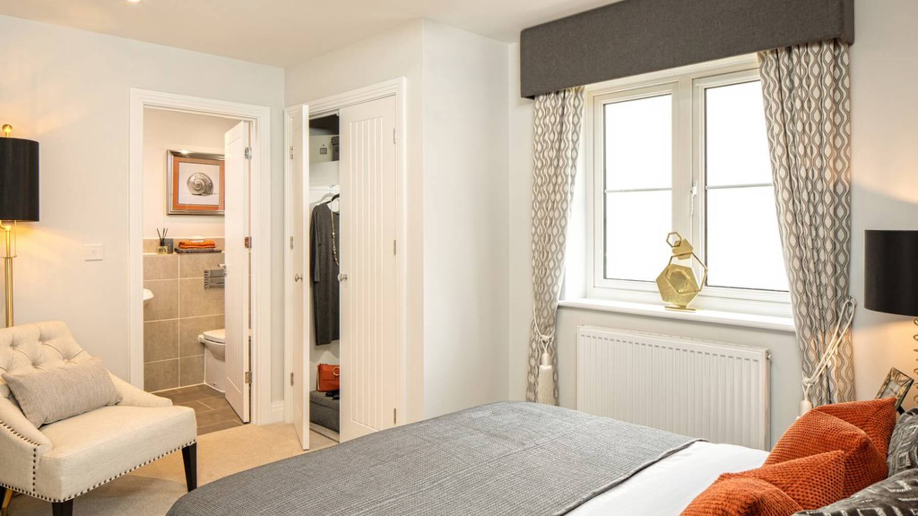 The Himscot_Bedroom1 with ensuite&wardrobe_Ufford Chase, Great Bentley