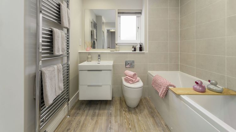 Vb1913260 Cala Cults Fraiarsfield West Barrie Family Bathroom Zacandzac