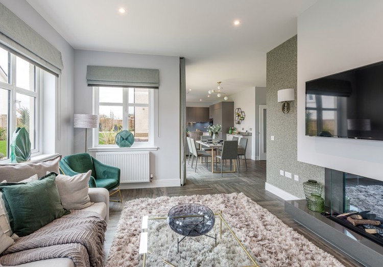 5 bedroom home for sale | light-filled living area