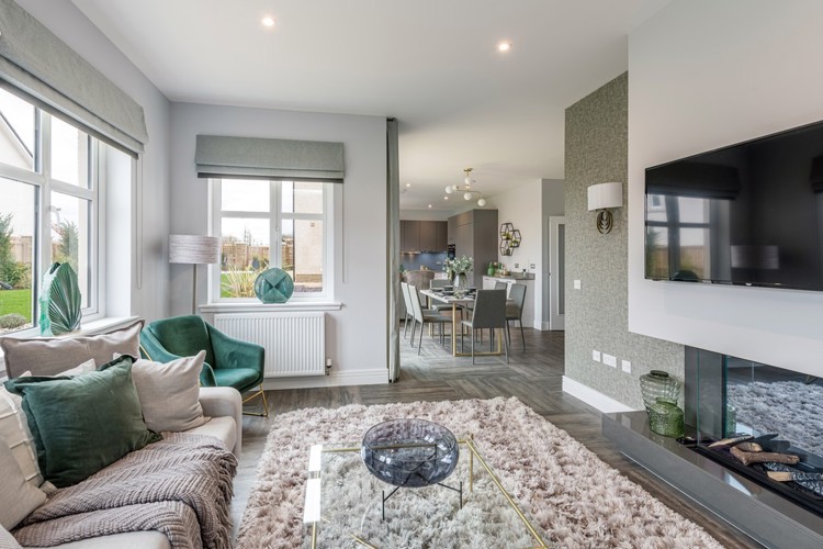 5 bedroom home for sale | light-filled living area