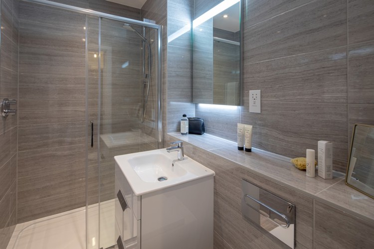 Burnham house type bathroom, 4 bedroom house for sale in Shrivenham