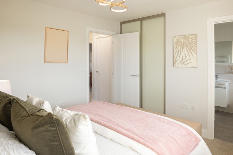 Chestnut Bedroom (1)