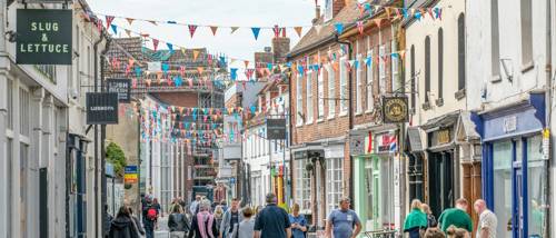Vb2079090 8813 062 Wimborne Minster Local Area Cala Homes Thames 1024X683