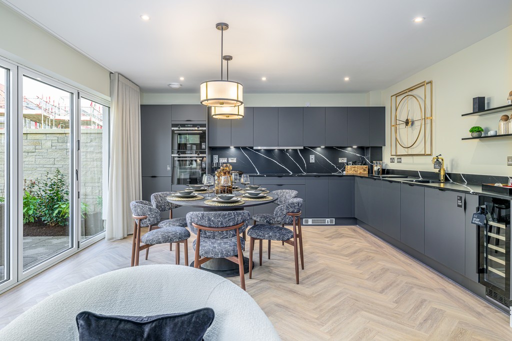5 bedroom showhome | high-spec studio-designed kitchen with integrated appliances