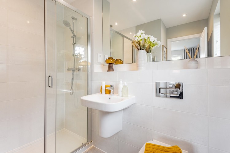 Cala Homes Himley Village Peony Ensuite