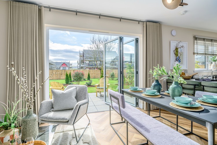 Vb5410003 20250324 Cala Homes Ballagan Woods Garvie Kitchen Family Dining 001 3200X2143
