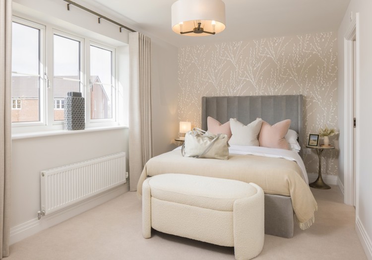 Bedroom of houses for sale in Crowthorne