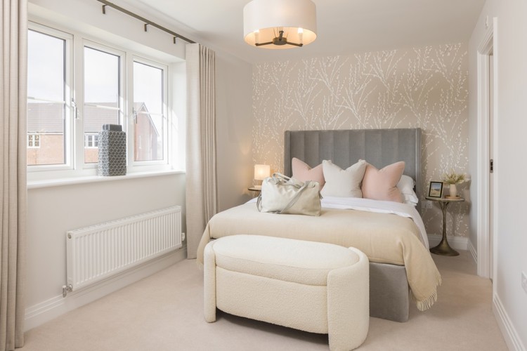 Bedroom of houses for sale in Crowthorne