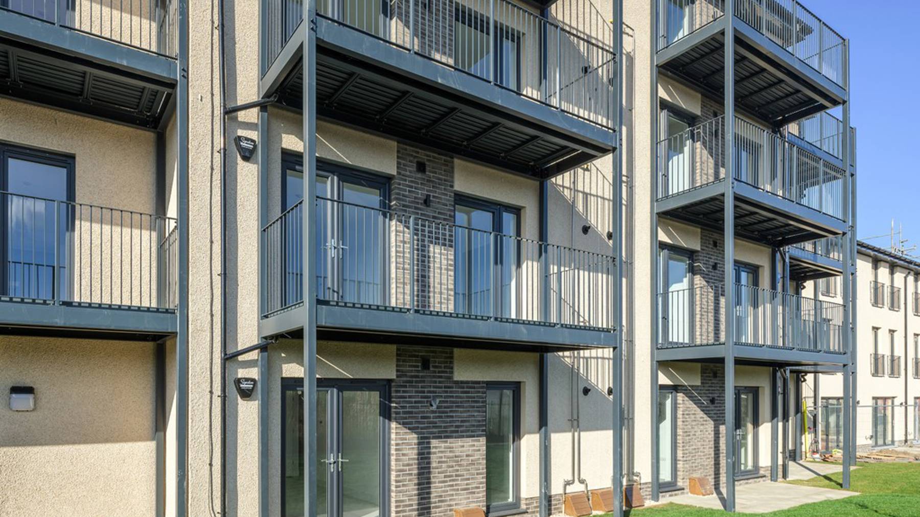 St Crispin's Court | 1, 2 & 3 bedroom apartments with balconies in Edinburgh