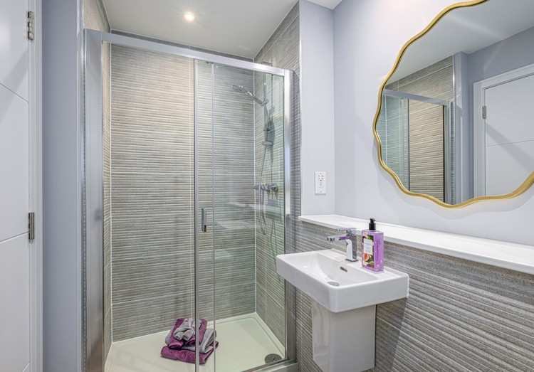 Vb5594903 20251112 Cala Homes Aurs Meadows Darroch Bedroom 2 Ensuite 001 1600X1067