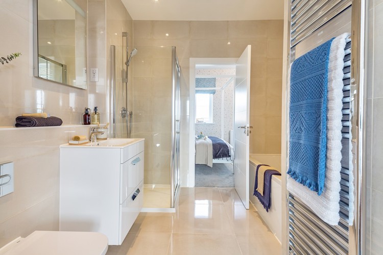 Ashford house type bathroom, 3 bedroom house for sale in Shrivenham